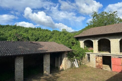 via Molino snc, Castino (CN)